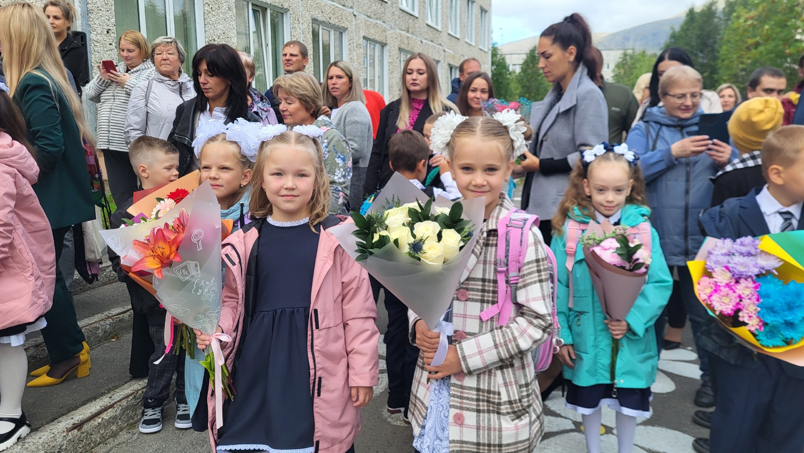 2 сентября в Хибинской гимназии прошли торжественные линейки.